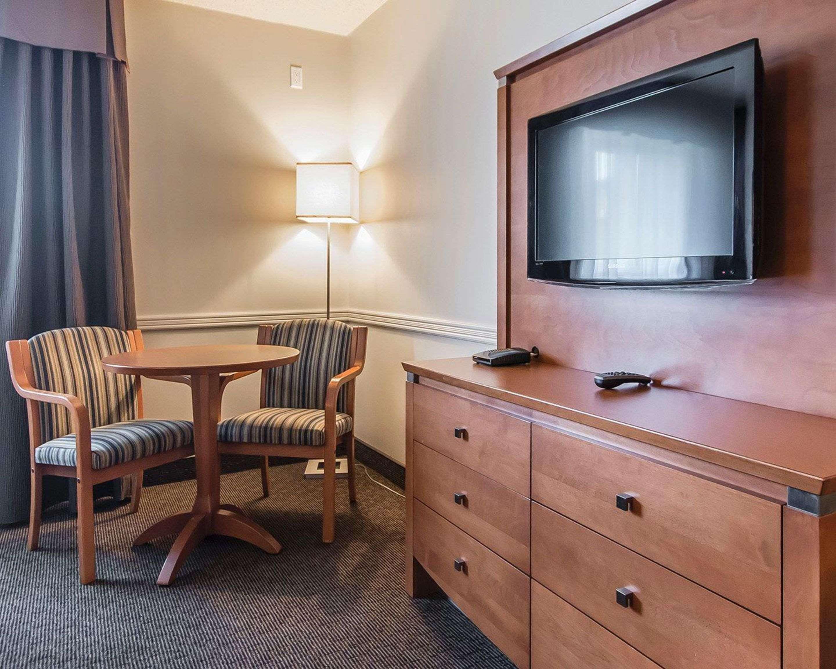 Quality Inn Rouyn-Noranda Ngoại thất bức ảnh