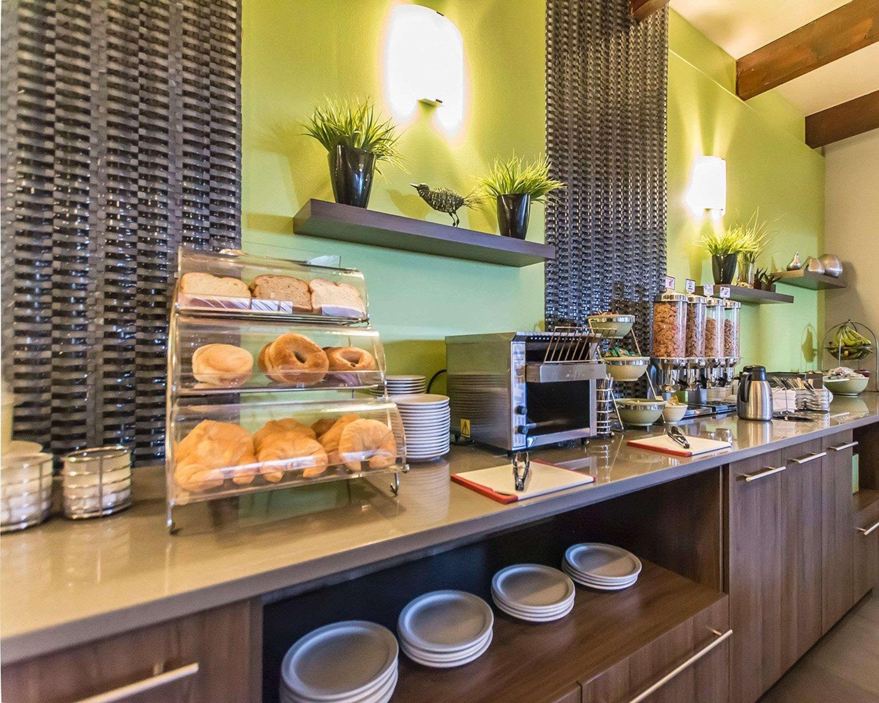 Quality Inn Rouyn-Noranda Ngoại thất bức ảnh
