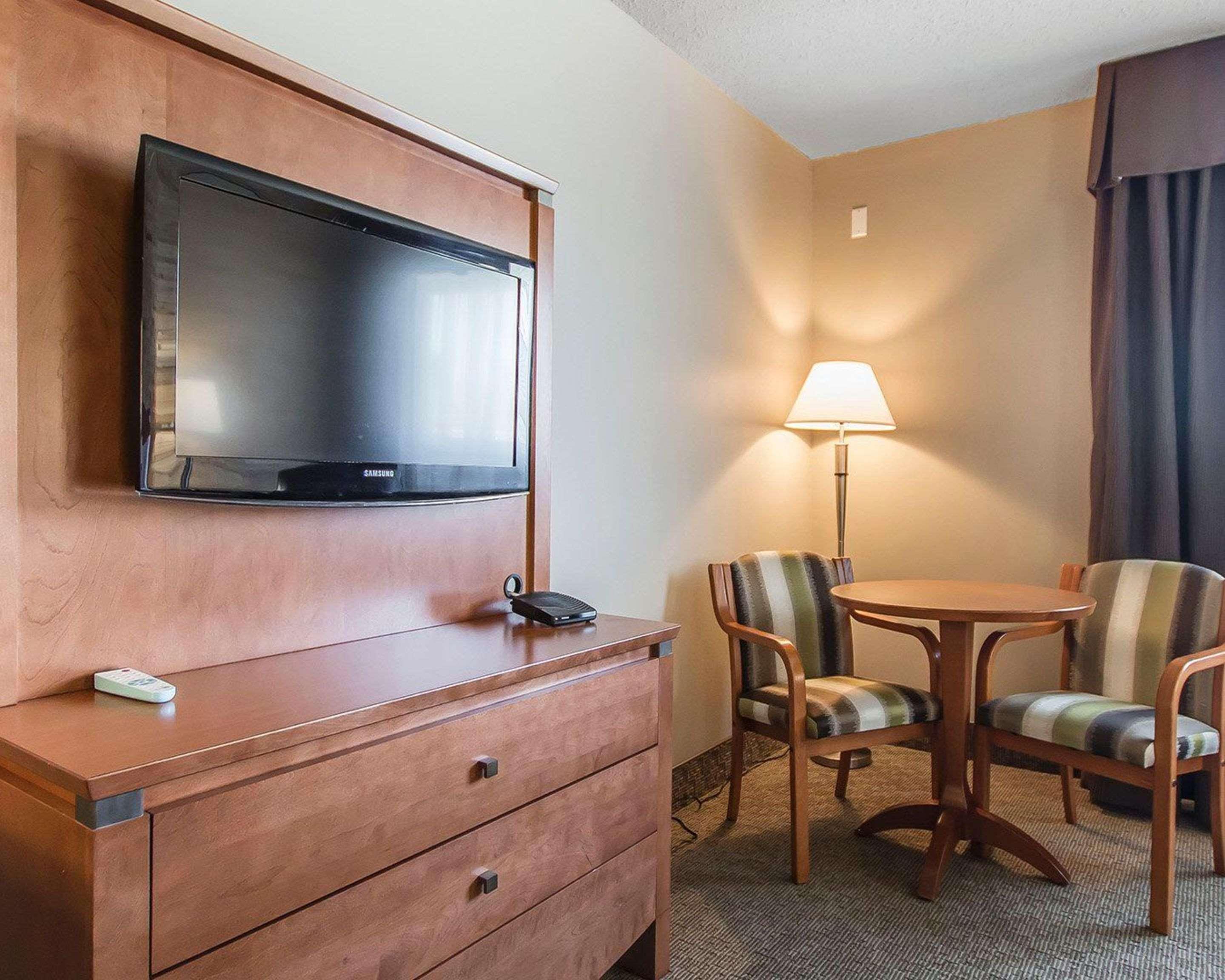 Quality Inn Rouyn-Noranda Ngoại thất bức ảnh