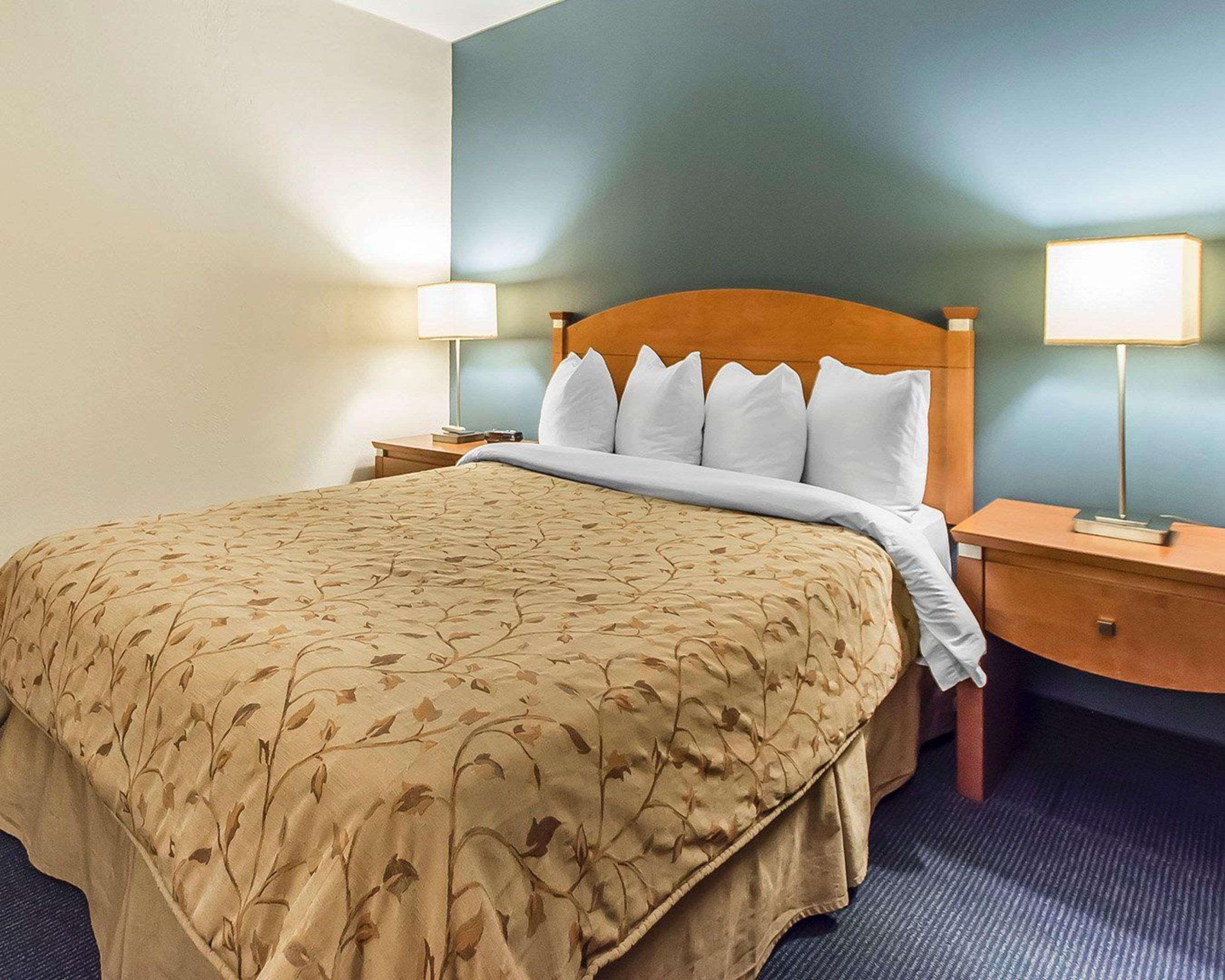 Quality Inn Rouyn-Noranda Ngoại thất bức ảnh