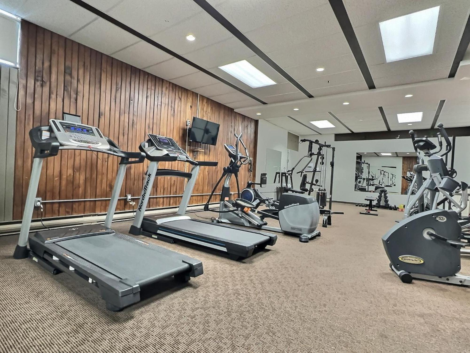 Quality Inn Rouyn-Noranda Ngoại thất bức ảnh