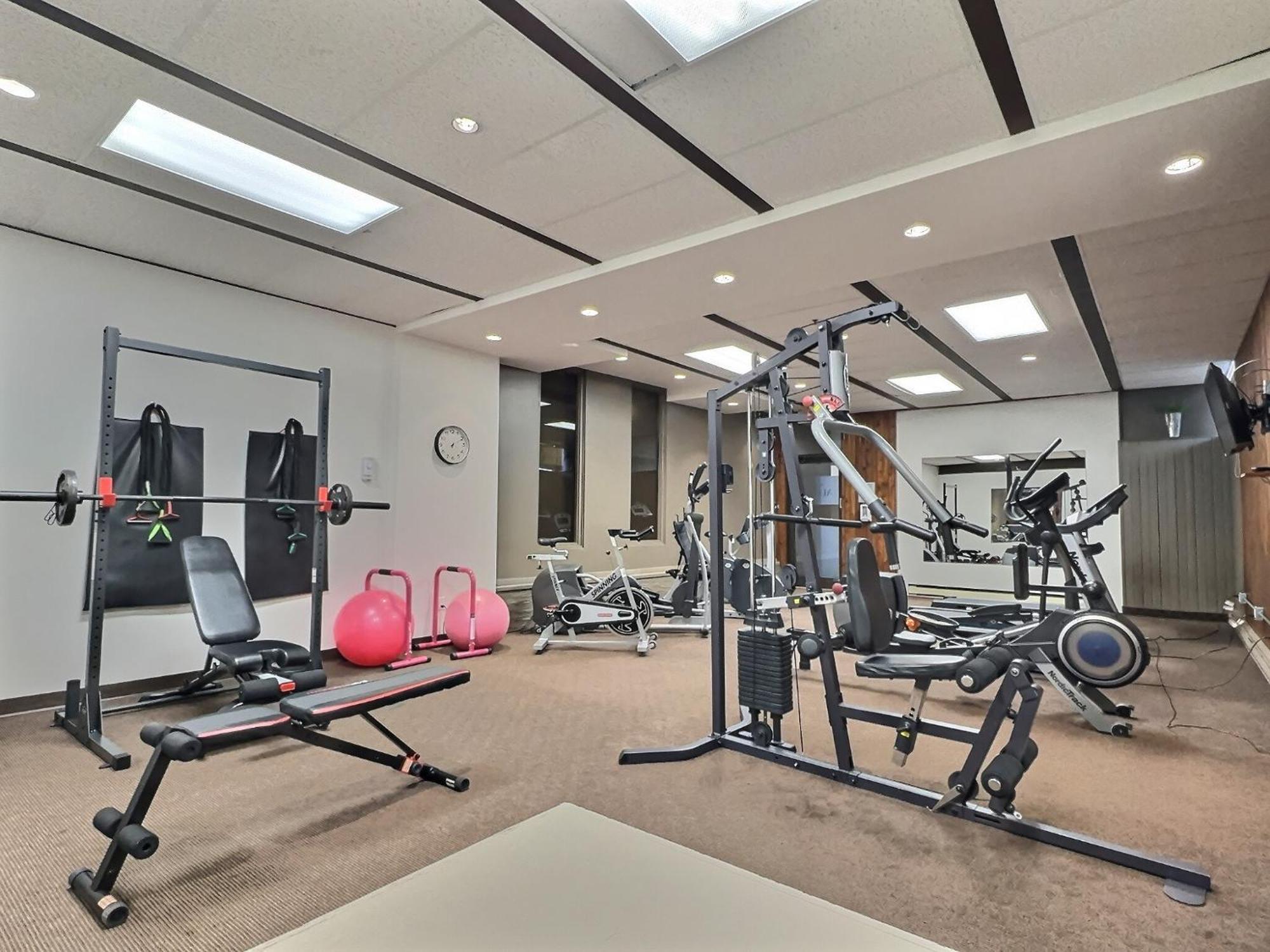 Quality Inn Rouyn-Noranda Ngoại thất bức ảnh