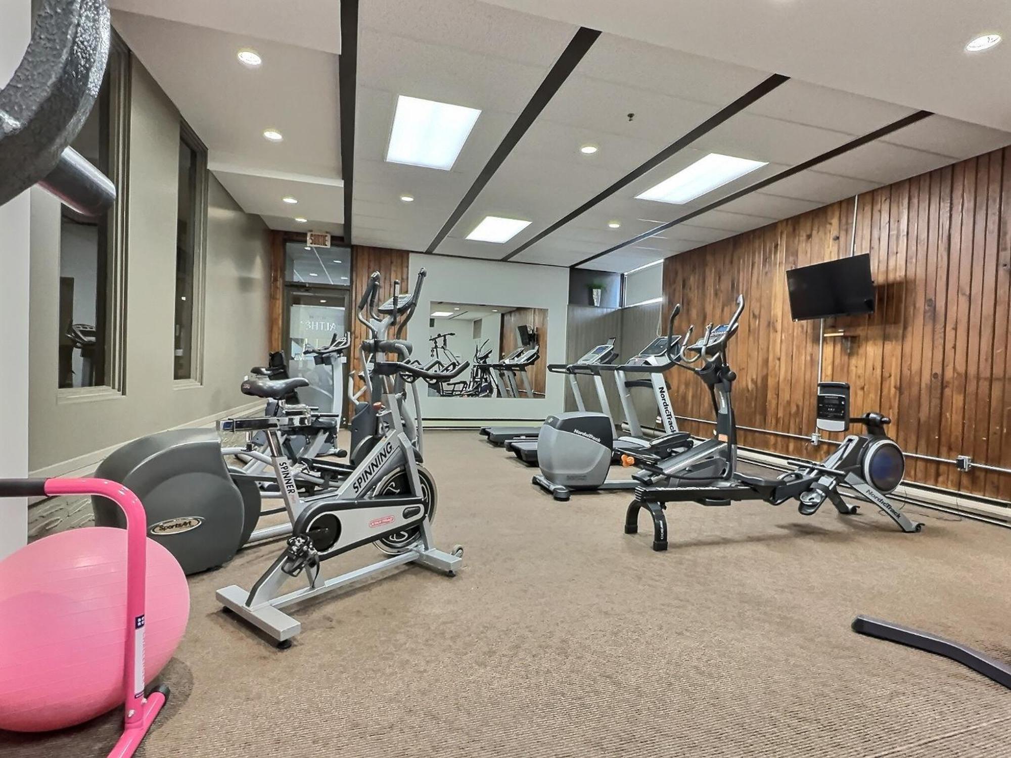 Quality Inn Rouyn-Noranda Ngoại thất bức ảnh